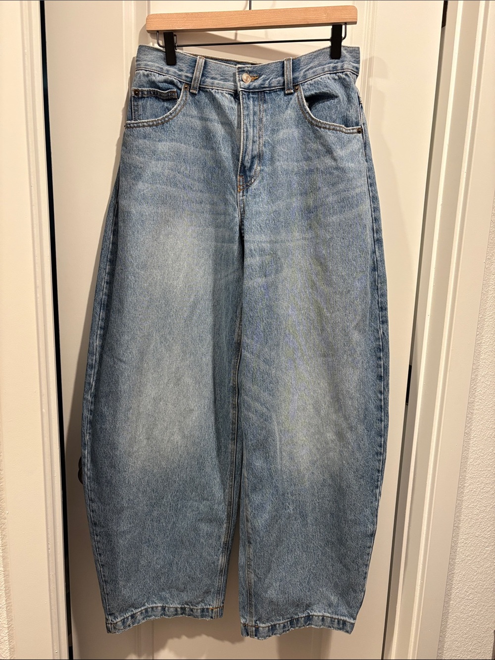 Light Blue Barrel-Leg Women's Jeans